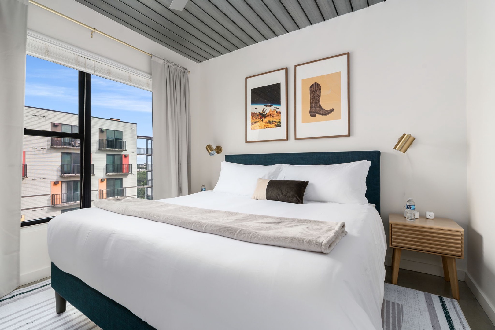 047-3550 Main-Houston-6127 0825