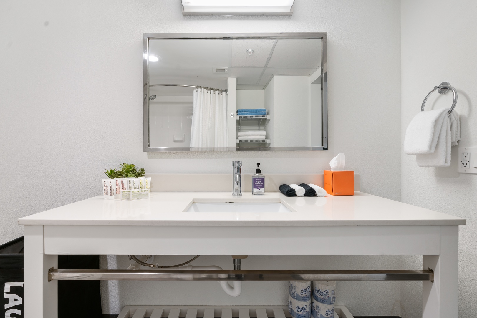 080-2828 Southwest Fwy-Houston Unit 420 10-25