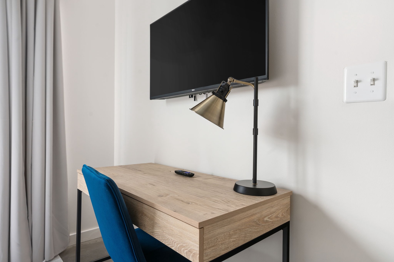 040-3550 Main-Houston-6127 0825