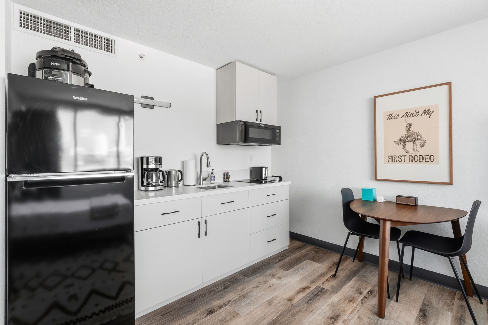 Mealtime made easy with a stocked kitchenette.