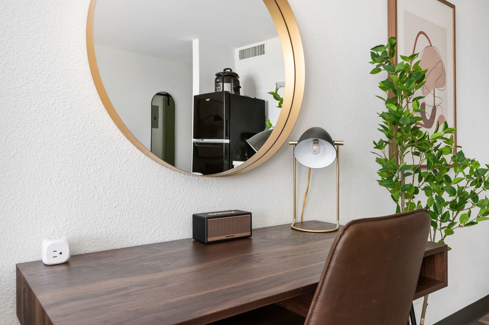 095-2828 Southwest Fwy-Houston Unit 421 10-25