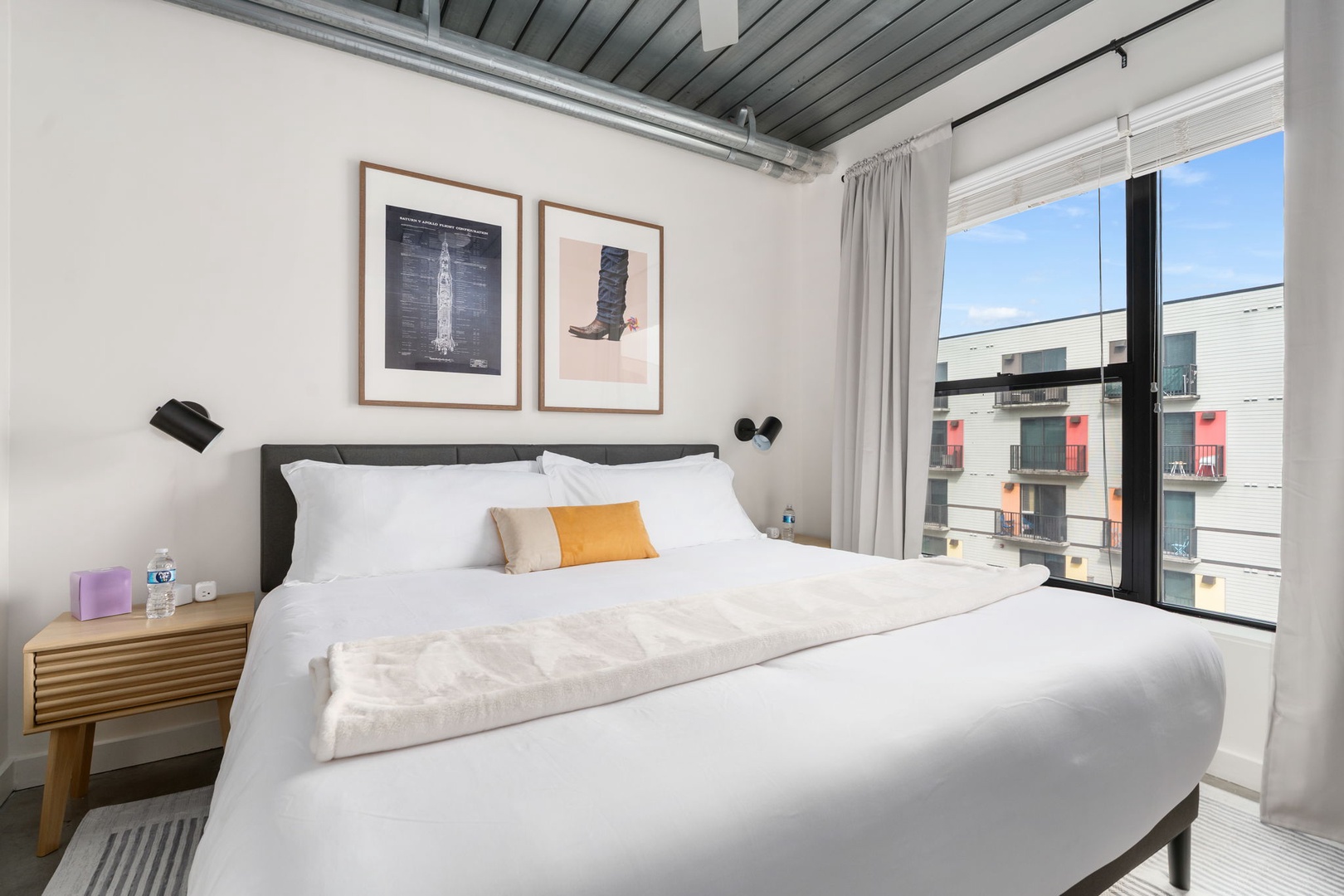 039-3550 Main-Houston-6127 0825