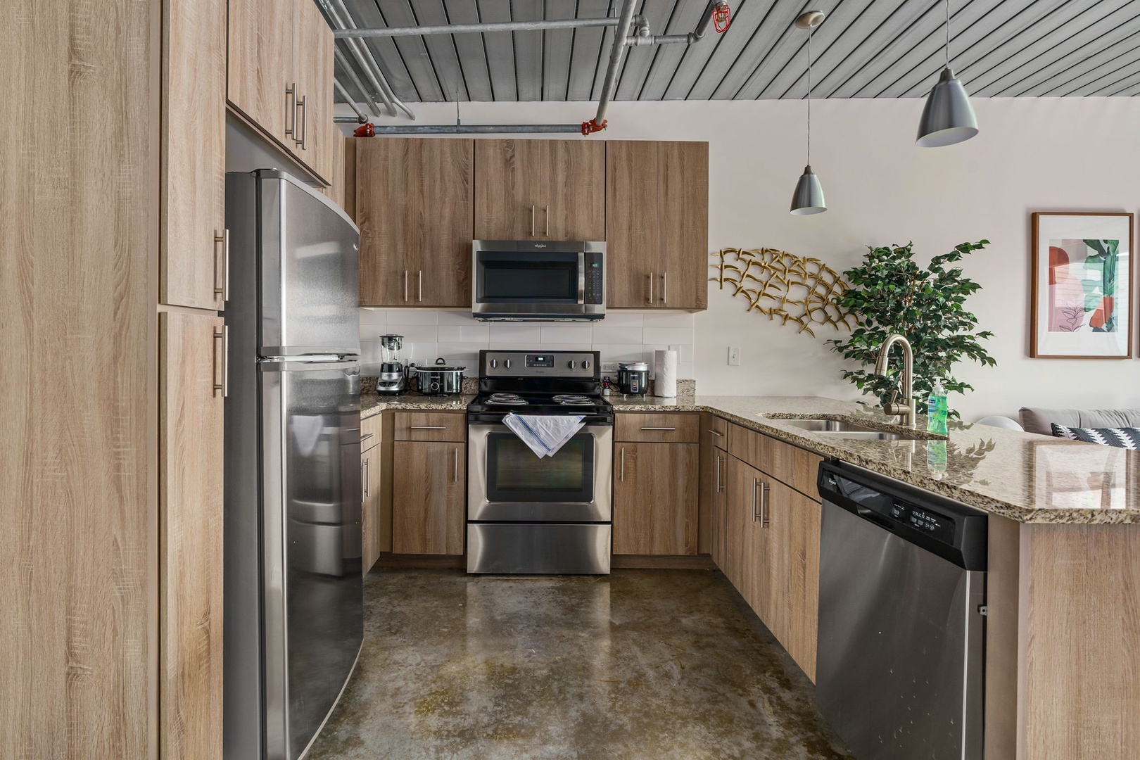 Create delicious meals in this well-equipped kitchen with modern amenities.