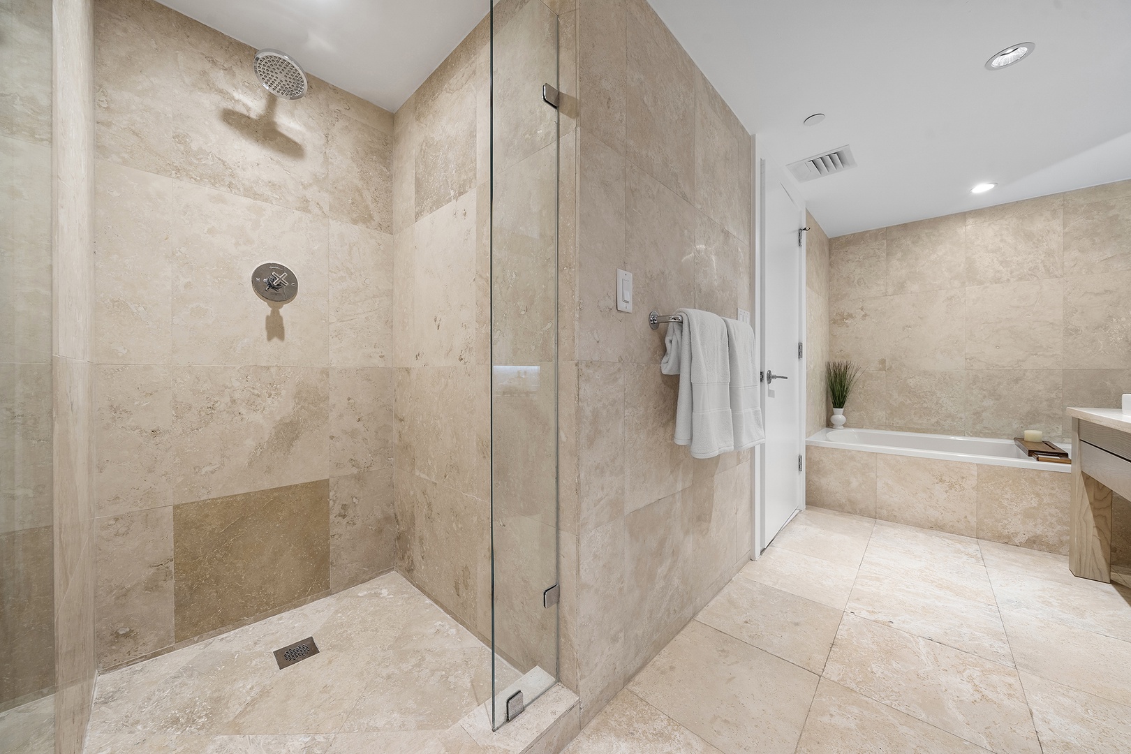 17 Bath 4 TBO06521