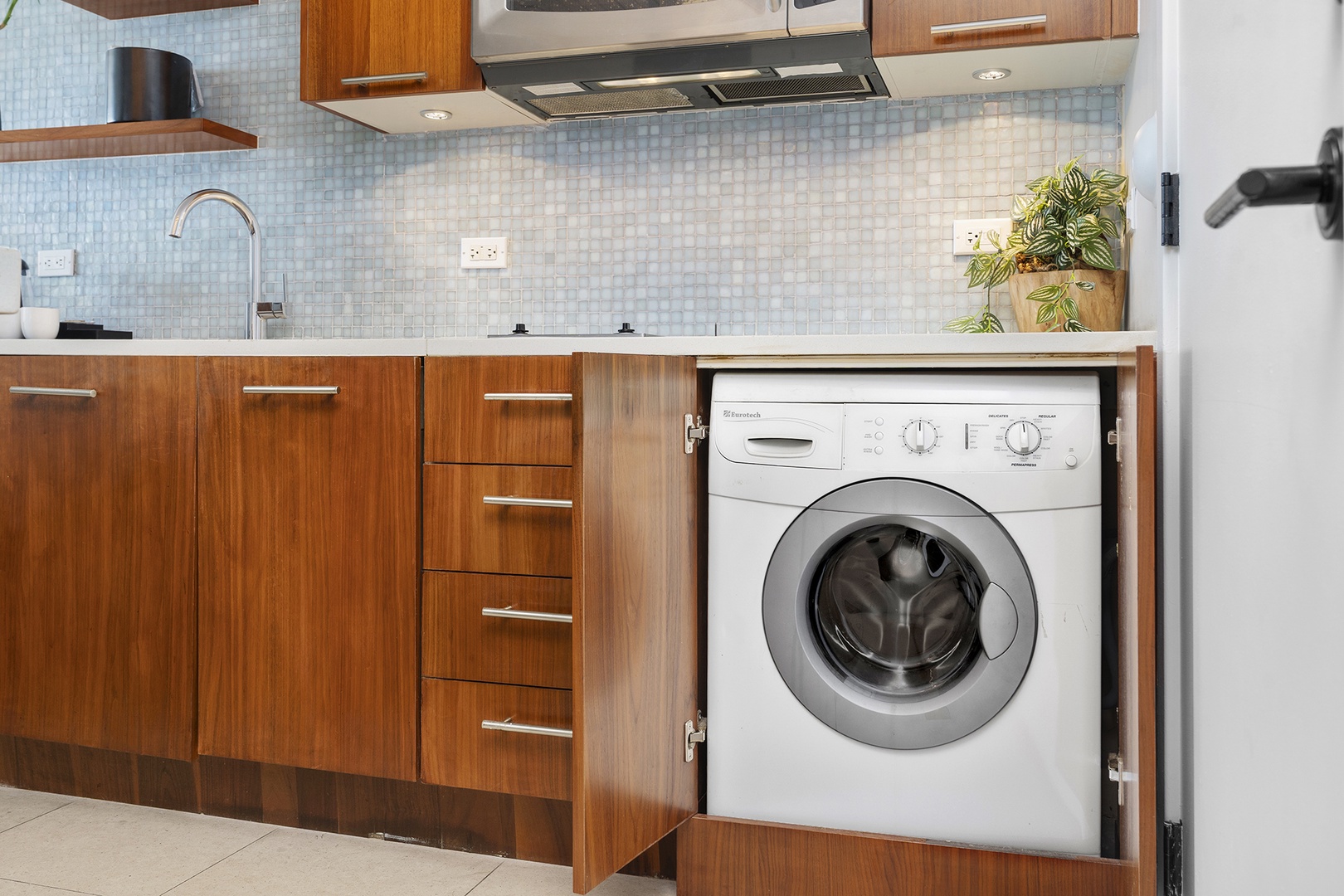 15 Laundry TBO00503