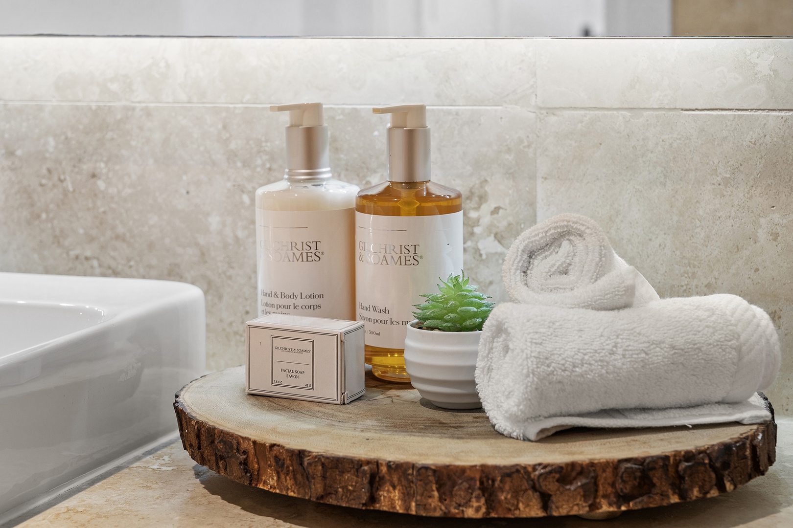 17 Bath 3 TBO06696