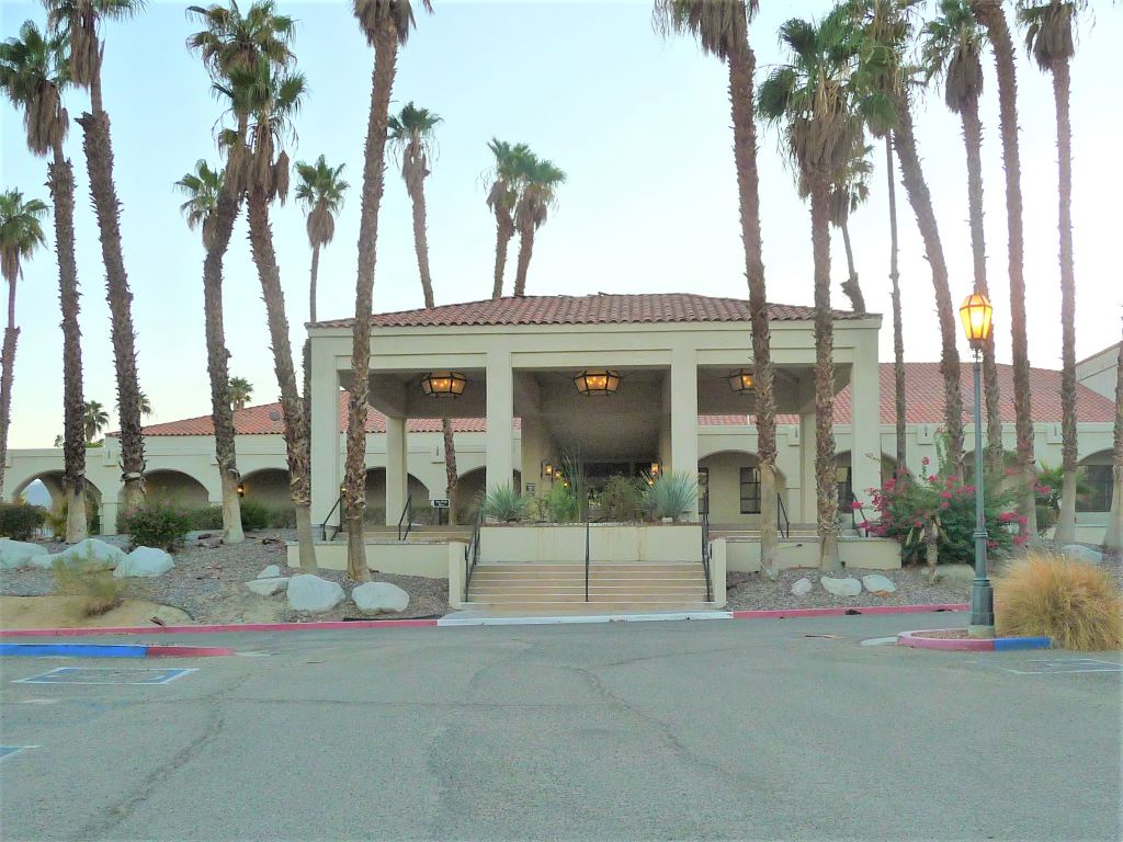 PS627 Palm Desert Resorter