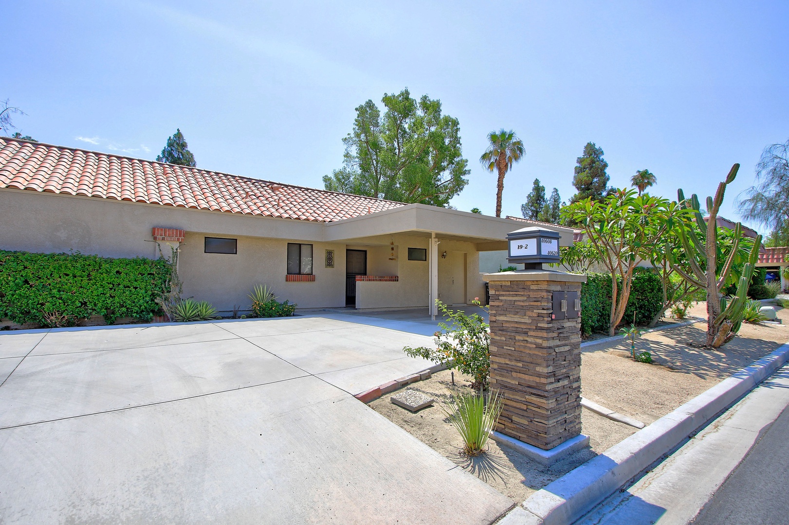 PS860 Palm Desert Resorter CC