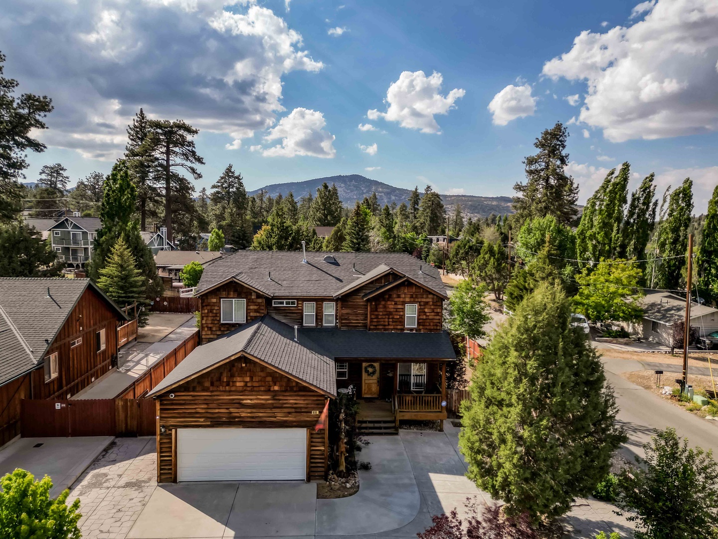 017 - Malabar Paradise | 4 Bedroom House in Big Bear City, CA