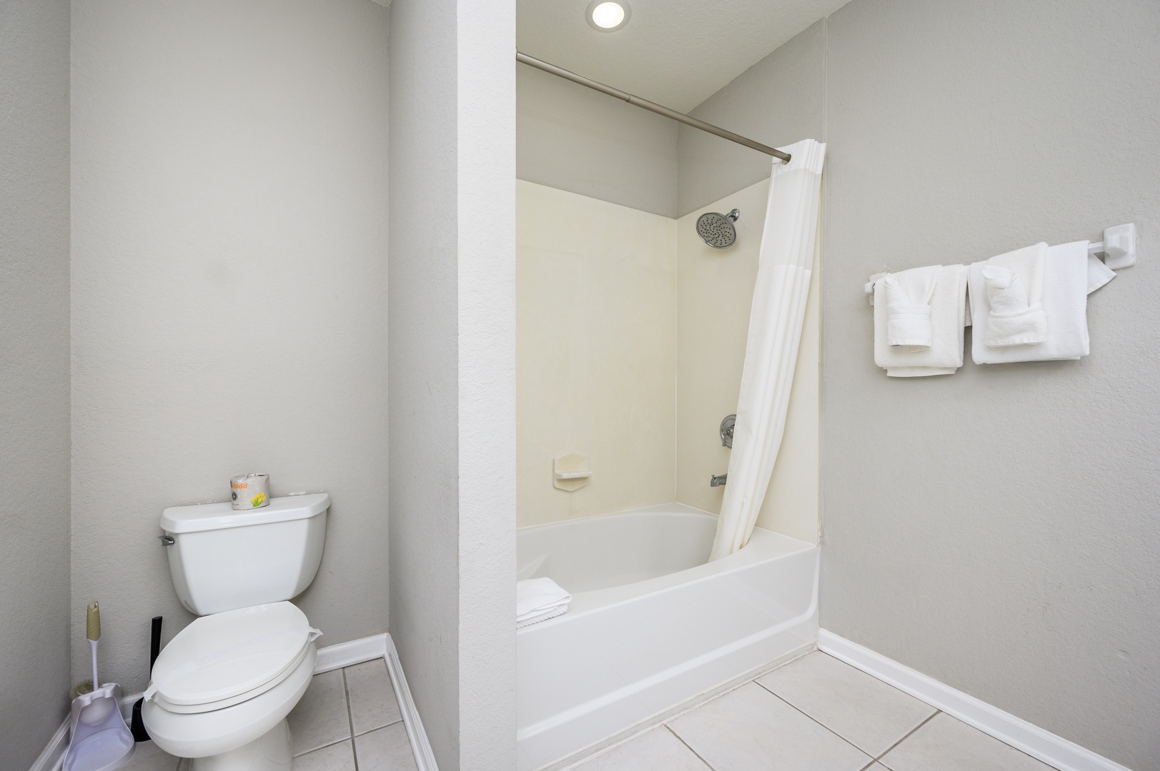 Primary En-Suite Bathroom-Top /3rd Floor