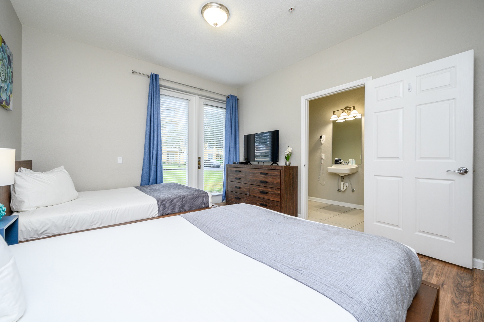 3rd Bedroom with Two Double Beds  - 1st / Ground Floor