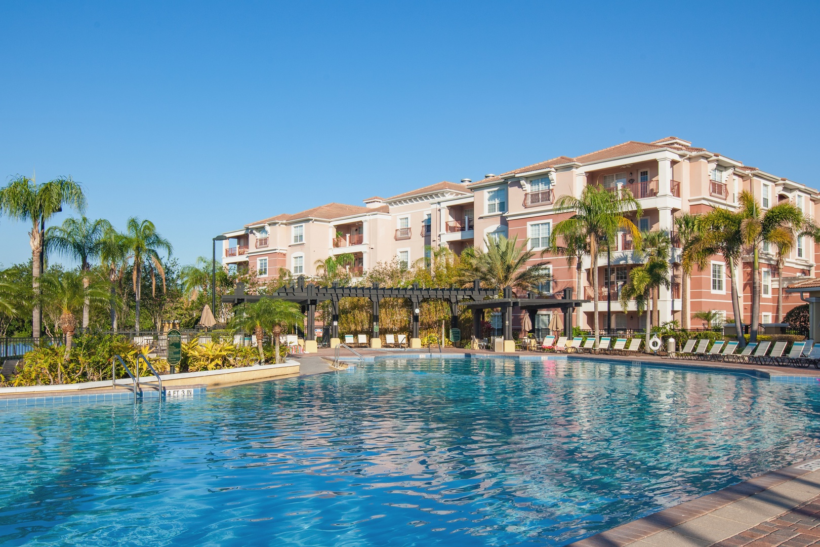 Club House Pool - Vista Cay Resort Direct