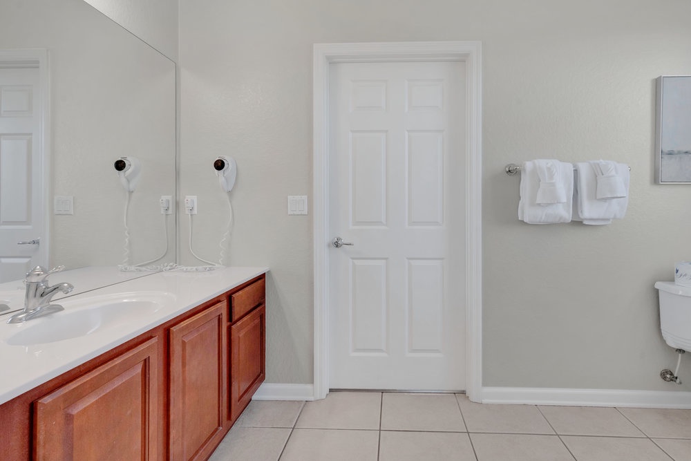 2nd Bathroom - jack and jill