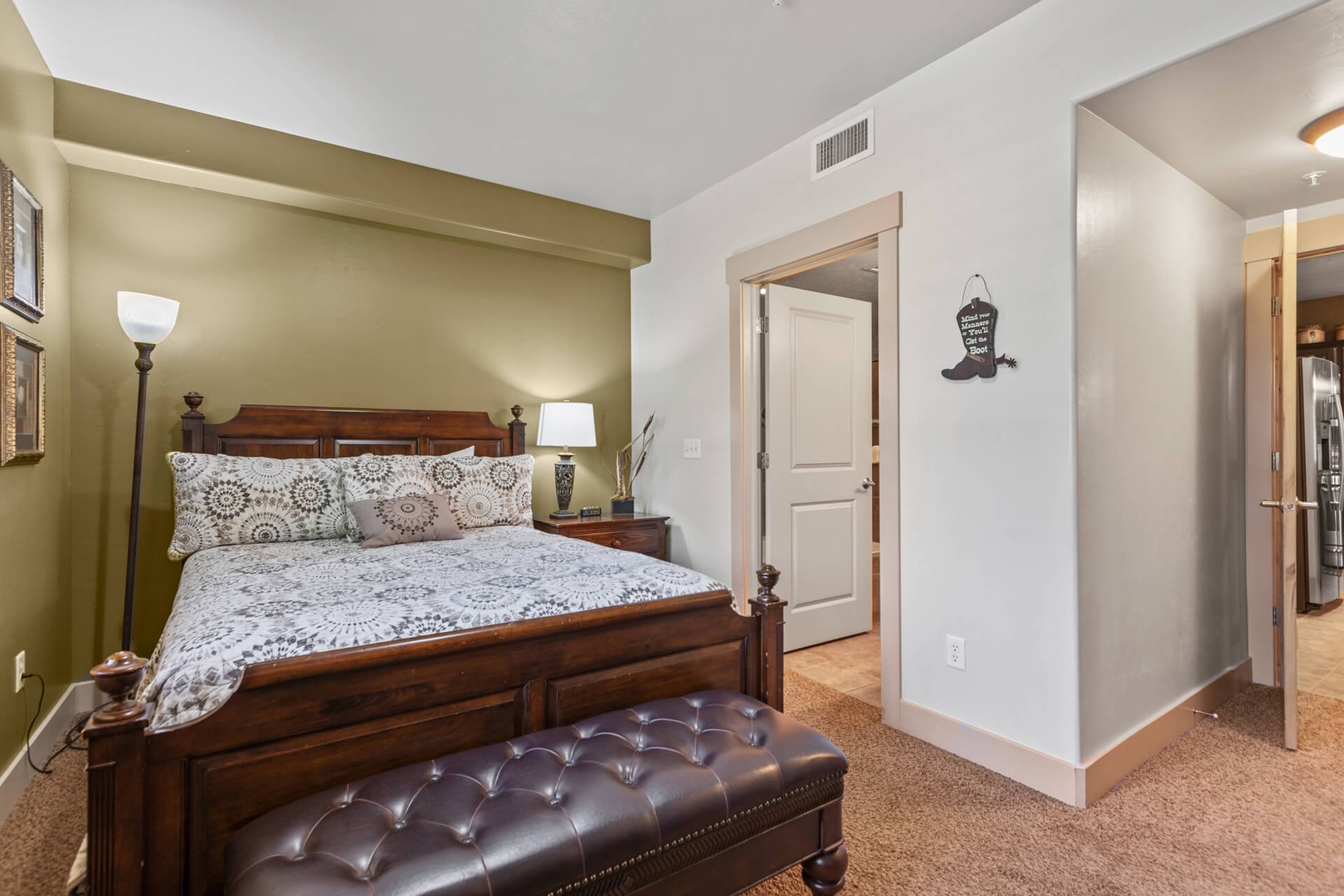 Bear Hollow Lodges 4201: The Master bedroom is a retreat that invites you to enjoy the comfortable bed and luxury bedding with an attached, beautifully appointed bathroom.