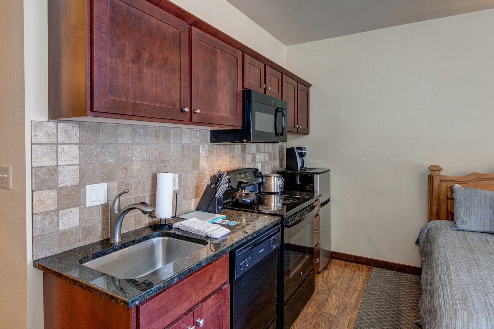 Prospector Condos 809