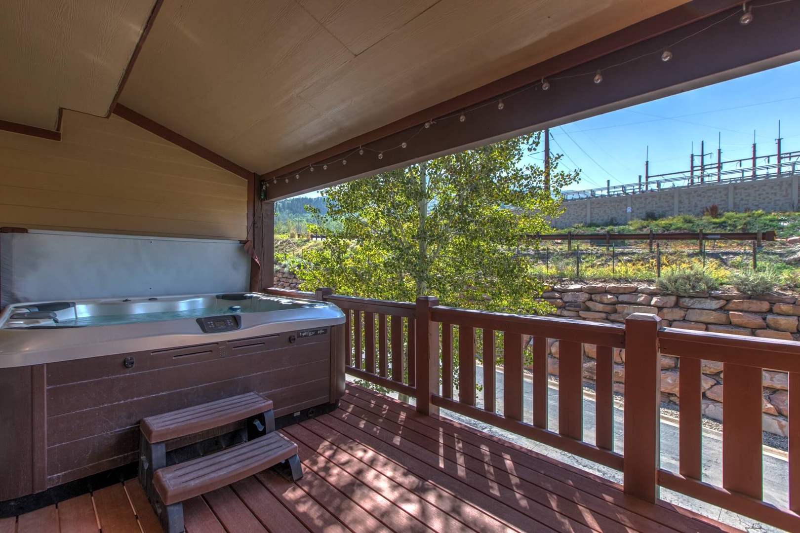 Bear Hollow Village 5595