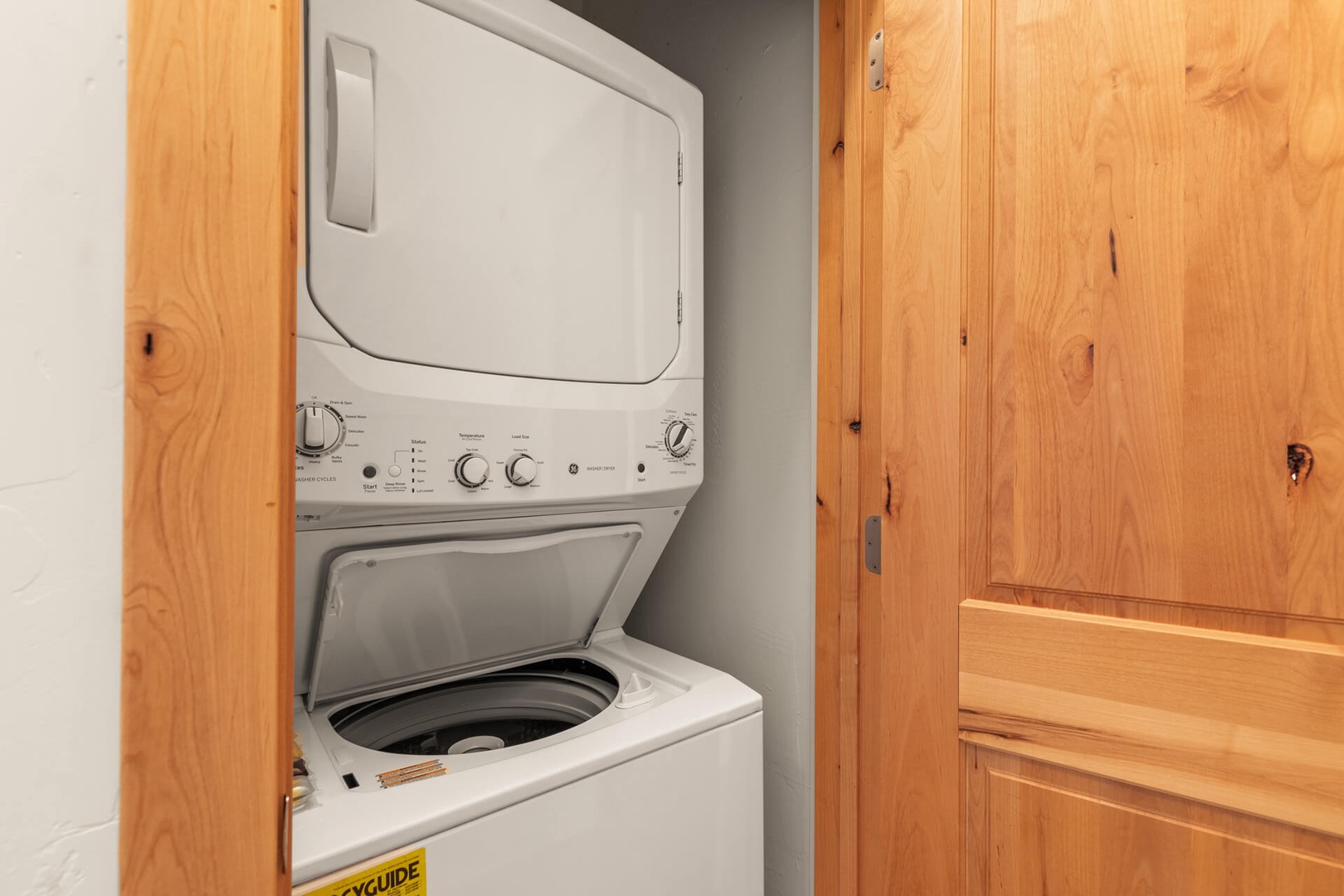 Bear Hollow Lodges 1313:  A full-sized washer and dryer is located in the condo for easy laundry after a full day of mountain adventure.
