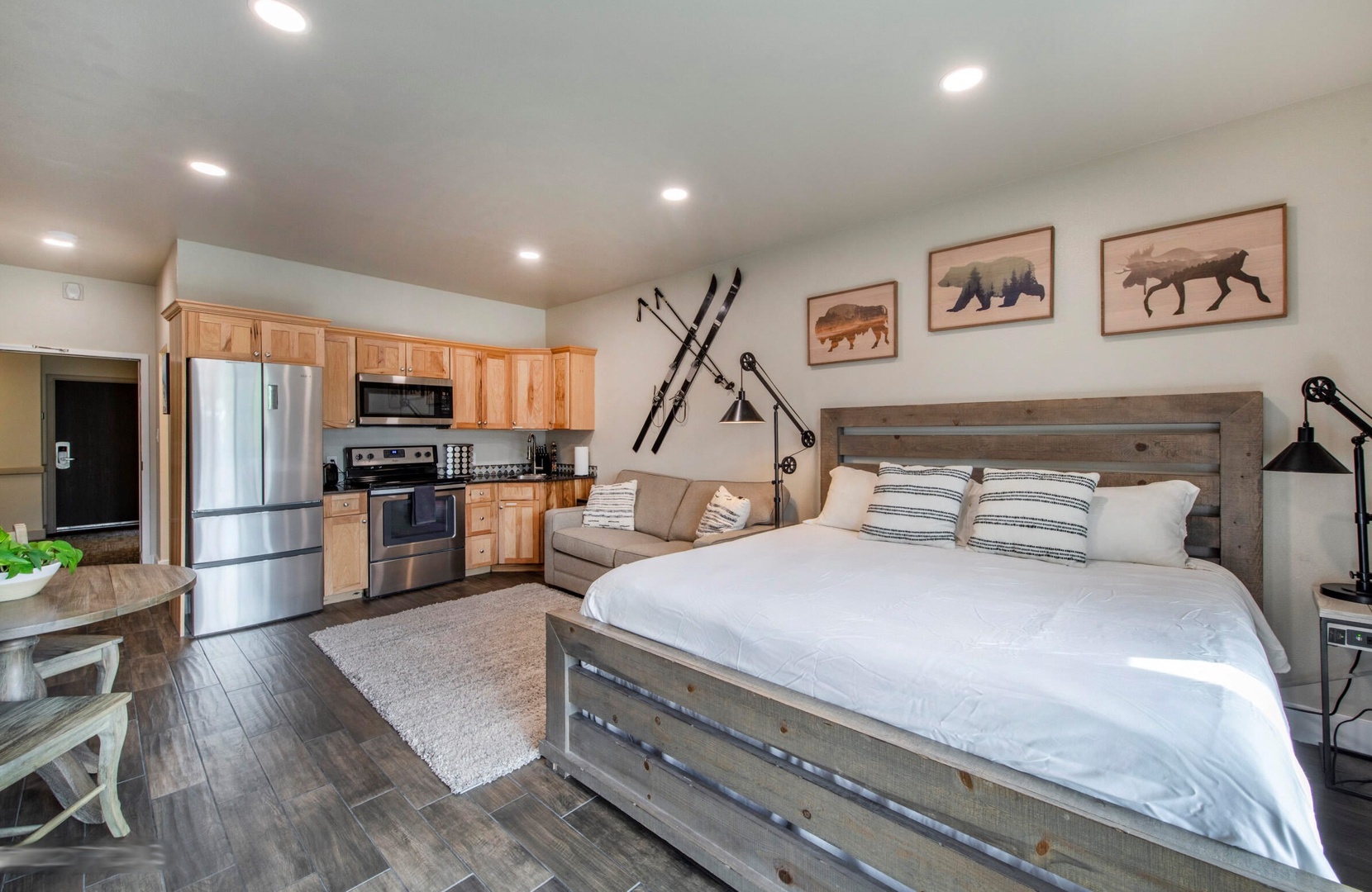 Prospector Condos 616