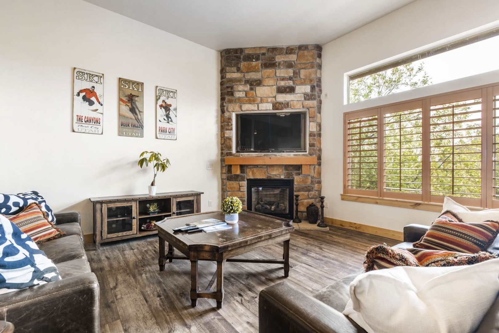 Bear Hollow Village 5607