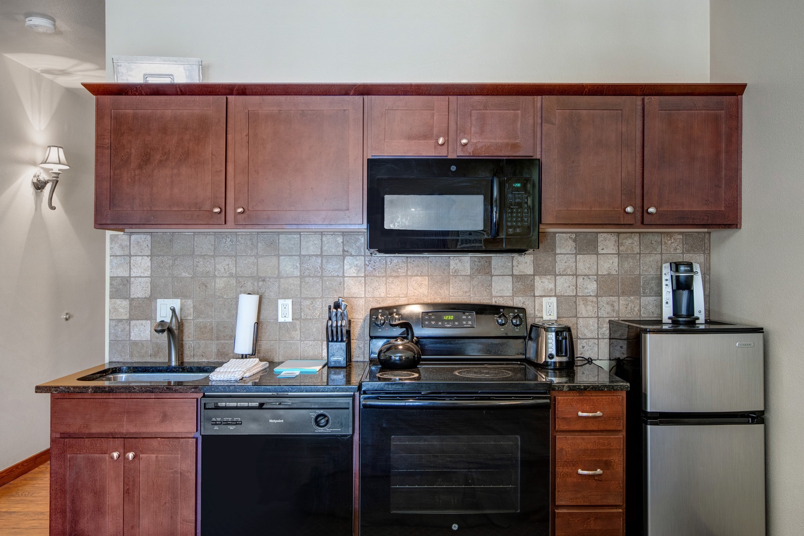 Prospector Condos 809