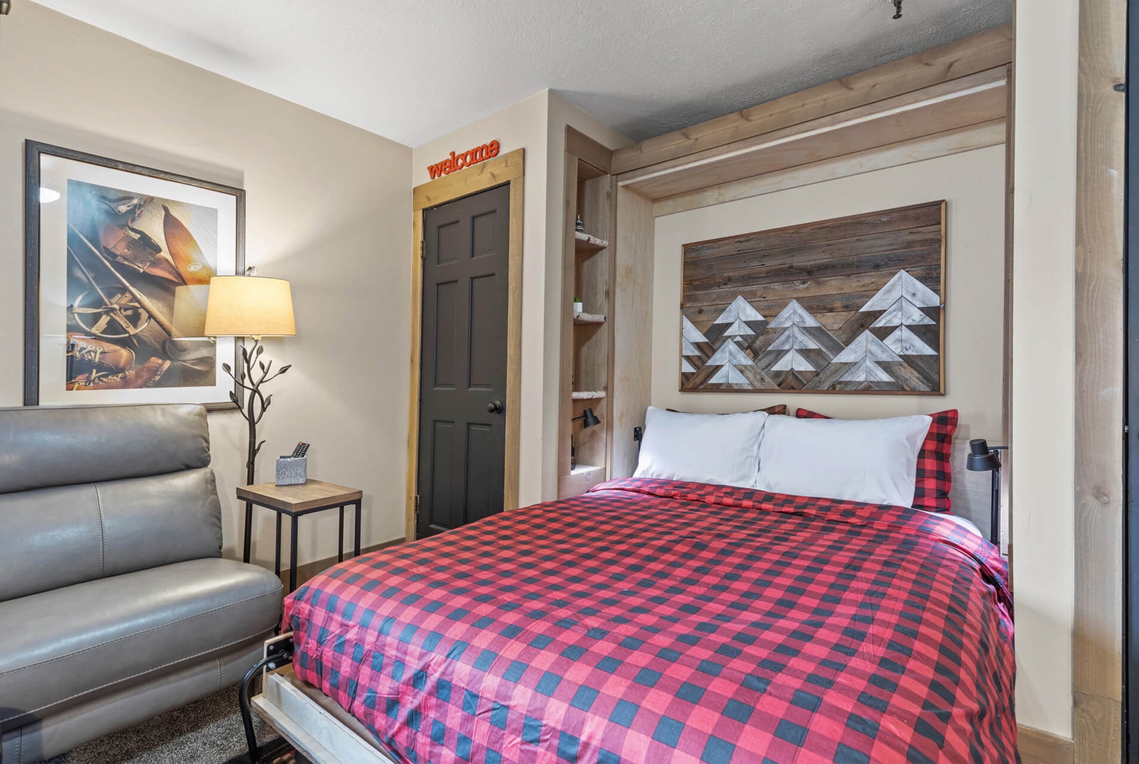Carriage House 328