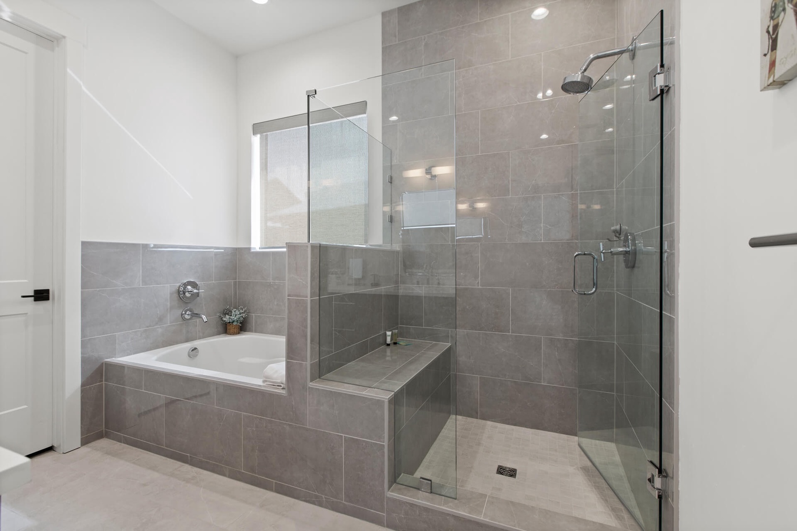 En Suite Master Bathroom - Soaking Tub and Large Shower