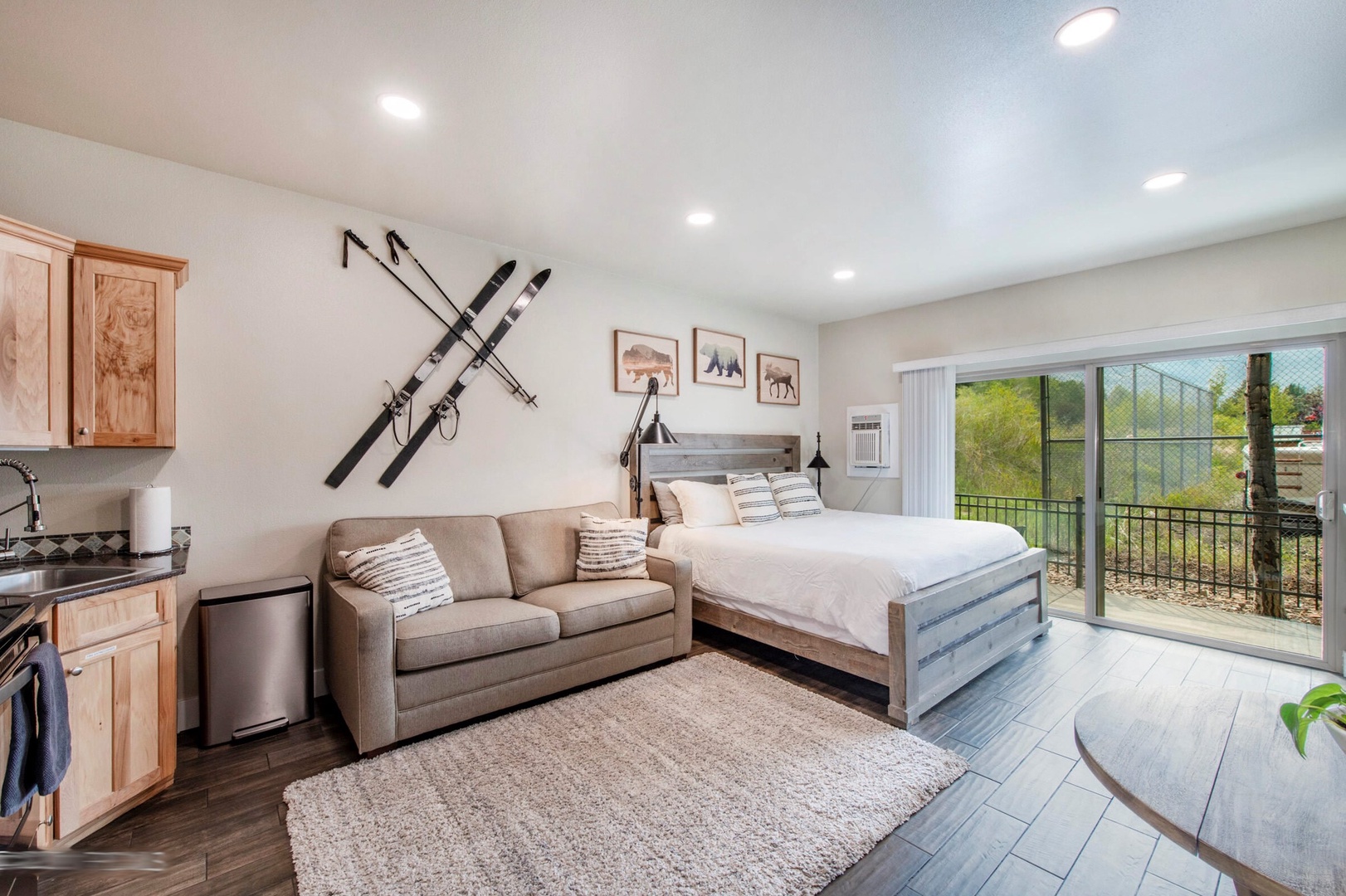 Prospector Condos 616