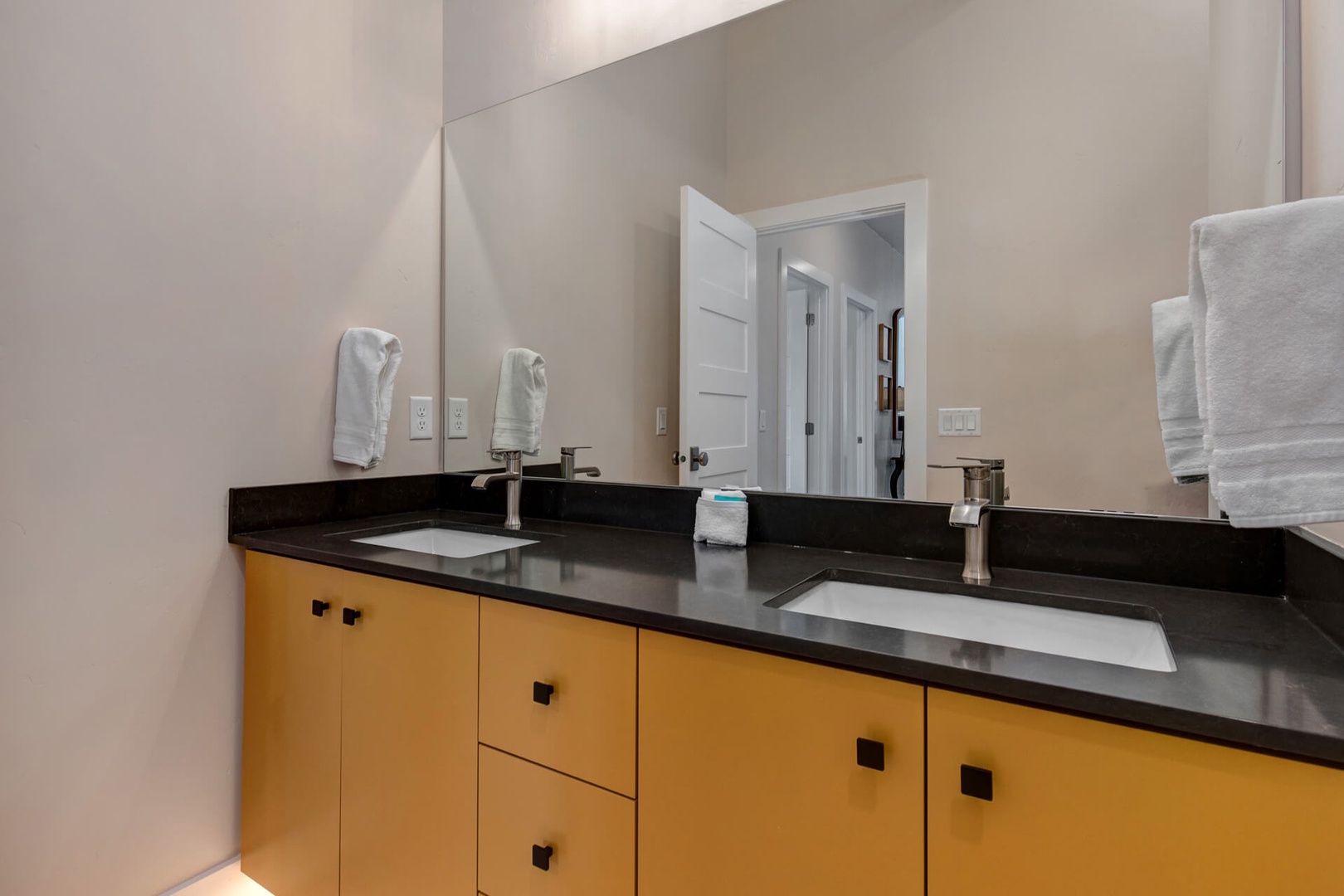1121 W Helling Cir #304_05