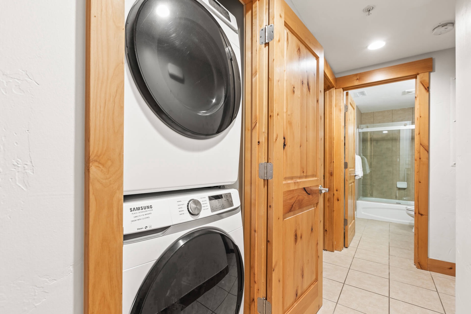 Bear Hollow Lodges 4203: This accommodating condominium also has a LAUNDRY closet with a stacked Samsung washer and dryer