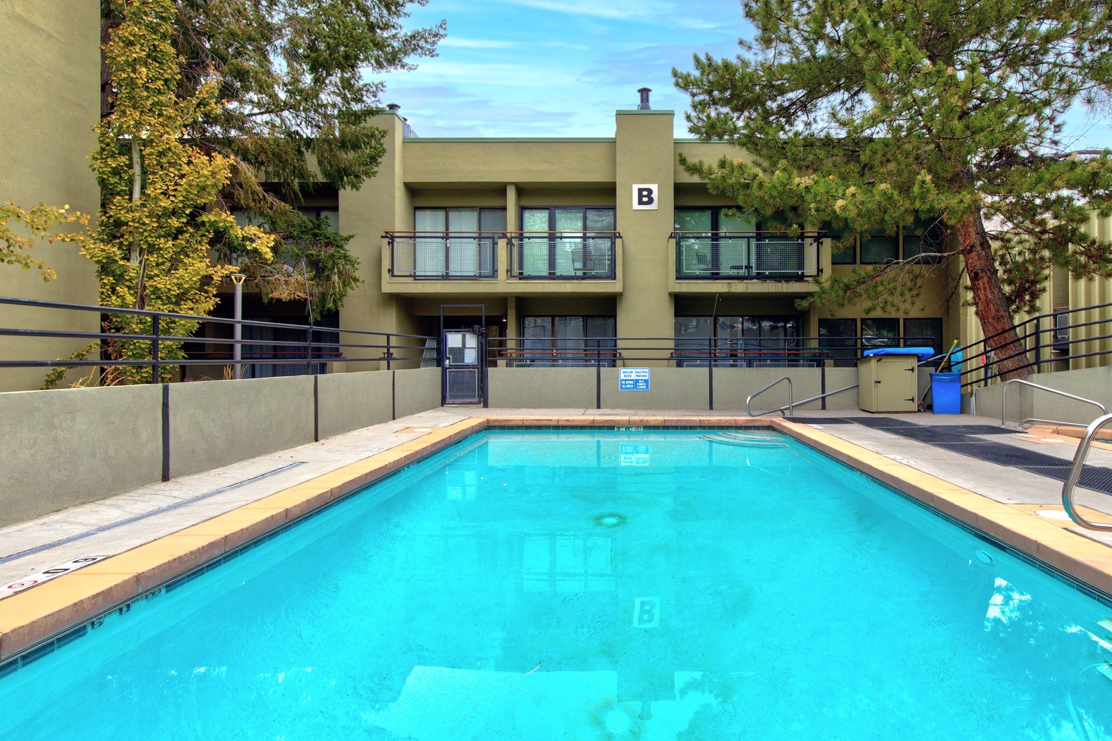 Edelweiss Haus A102 by Moose Management: The pool is open all year.