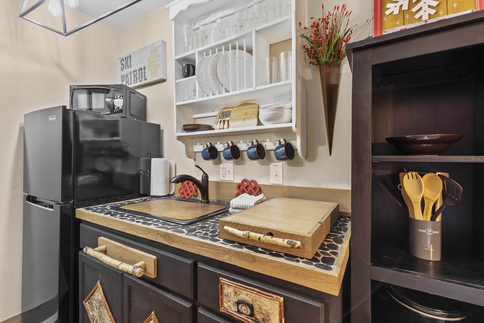 Carriage House 328
