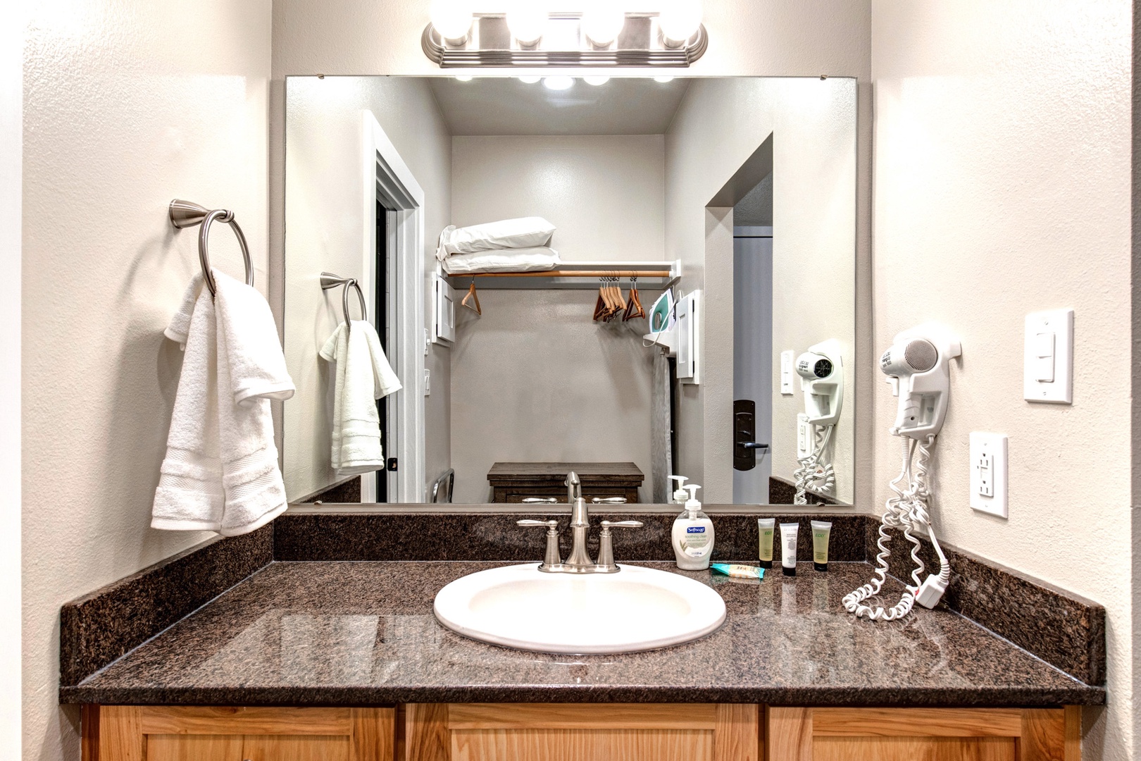 Prospector Condos 616