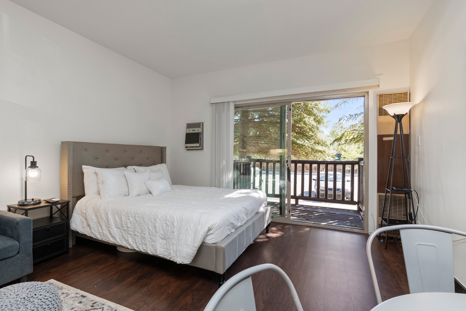 Prospector Condos 811
