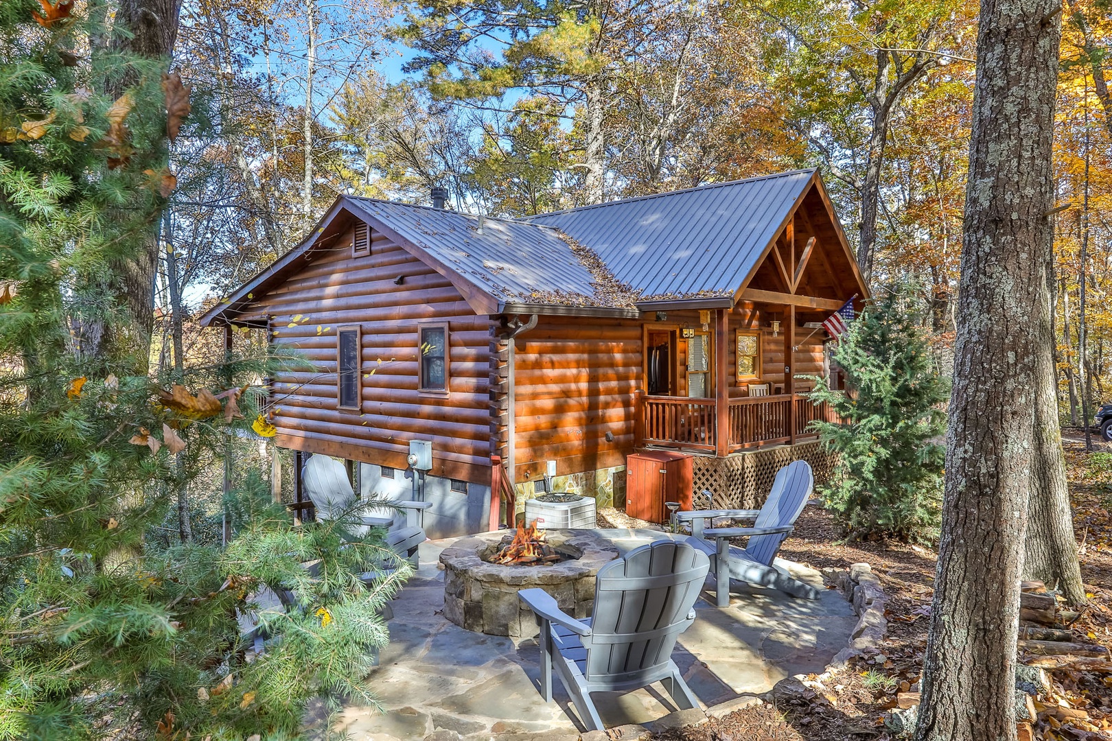 Blue Sky Cabin Rentals: Misty Mountain Ridge