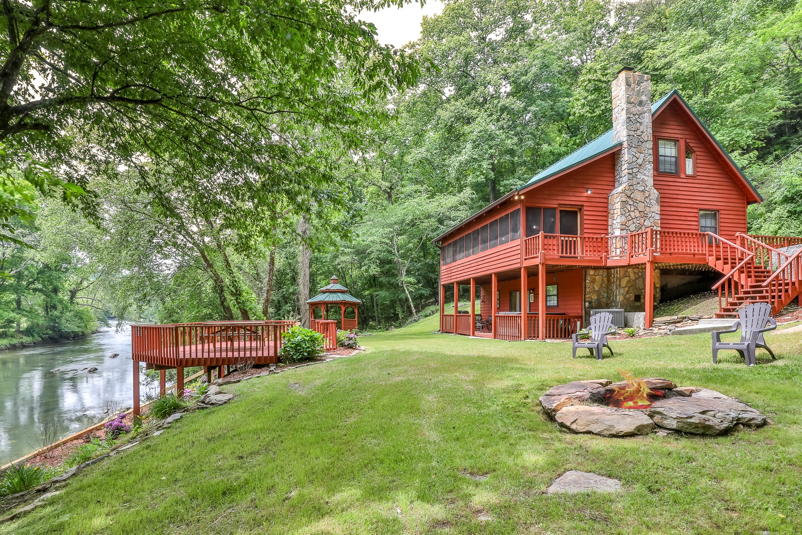 Nanny's Riverside Retreat