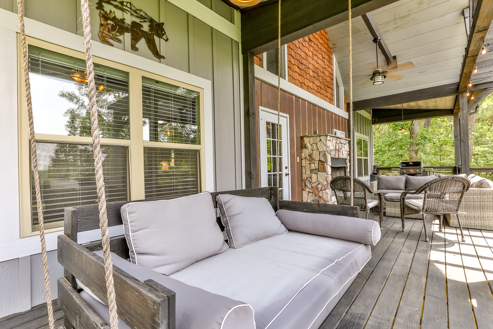 Enjoy a nap on the swing bed