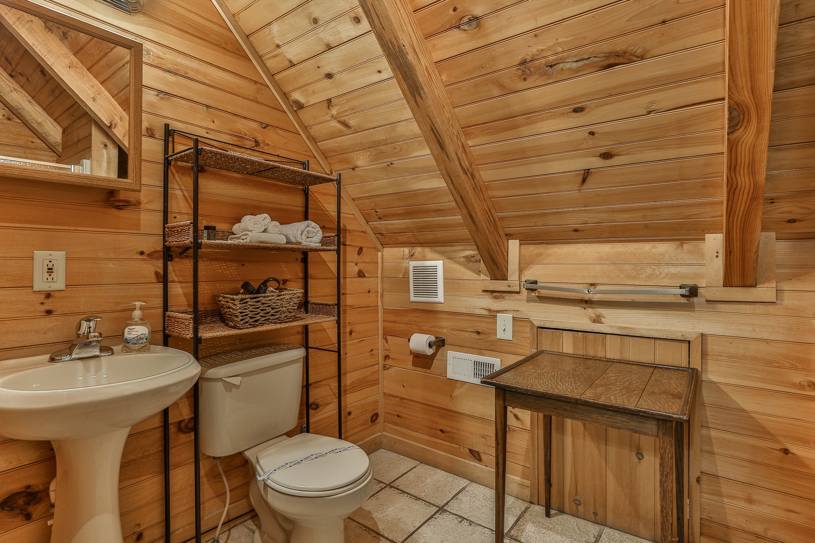 Master Bath - Upper Level