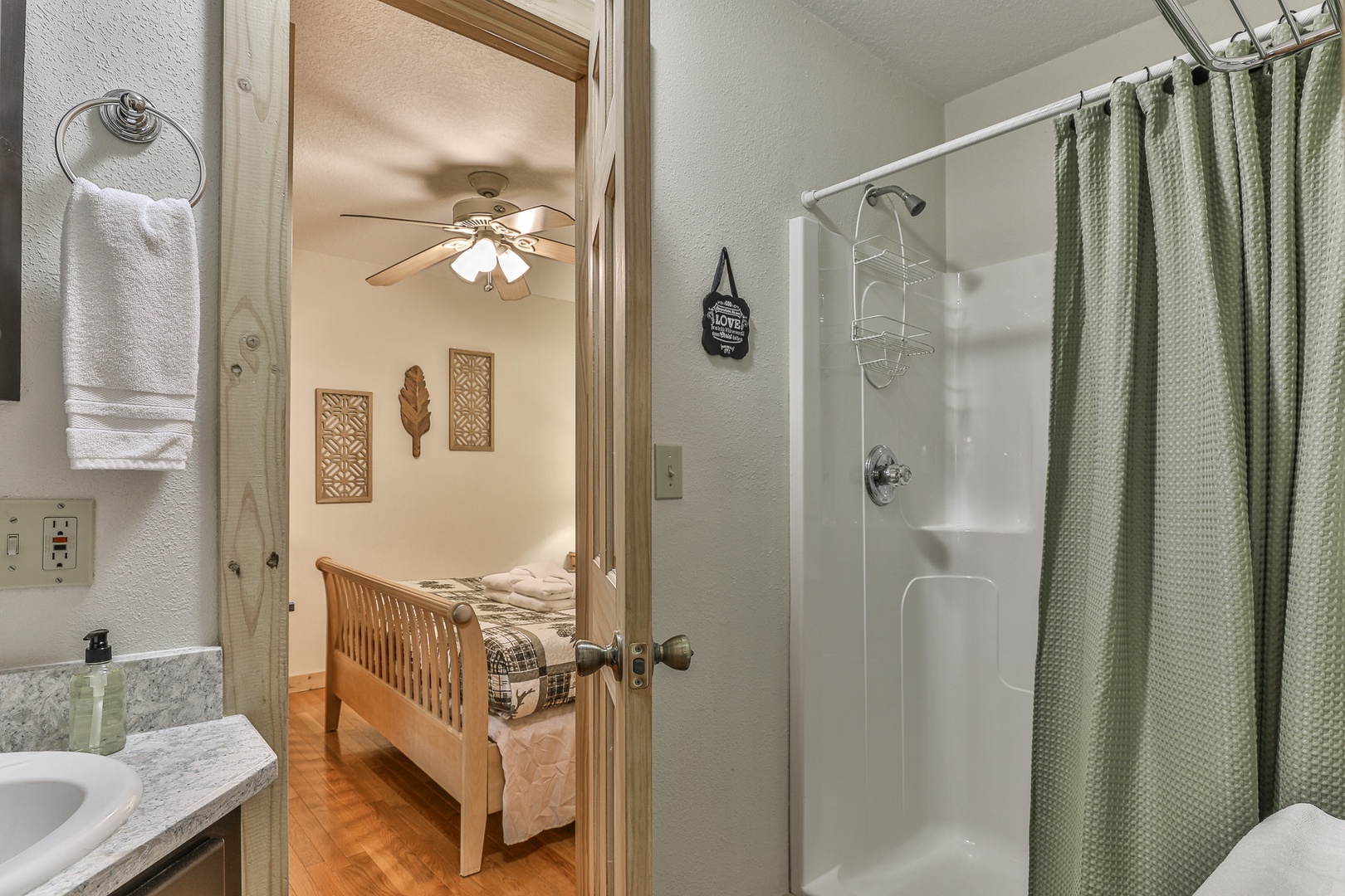 Queen Bedroom on Main with private bath