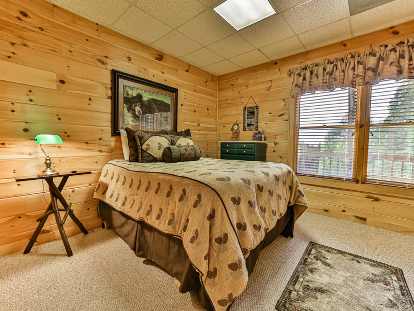 Queen Bedroom - Terrace Level