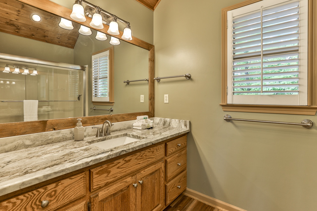King Master Bath on Upper Level