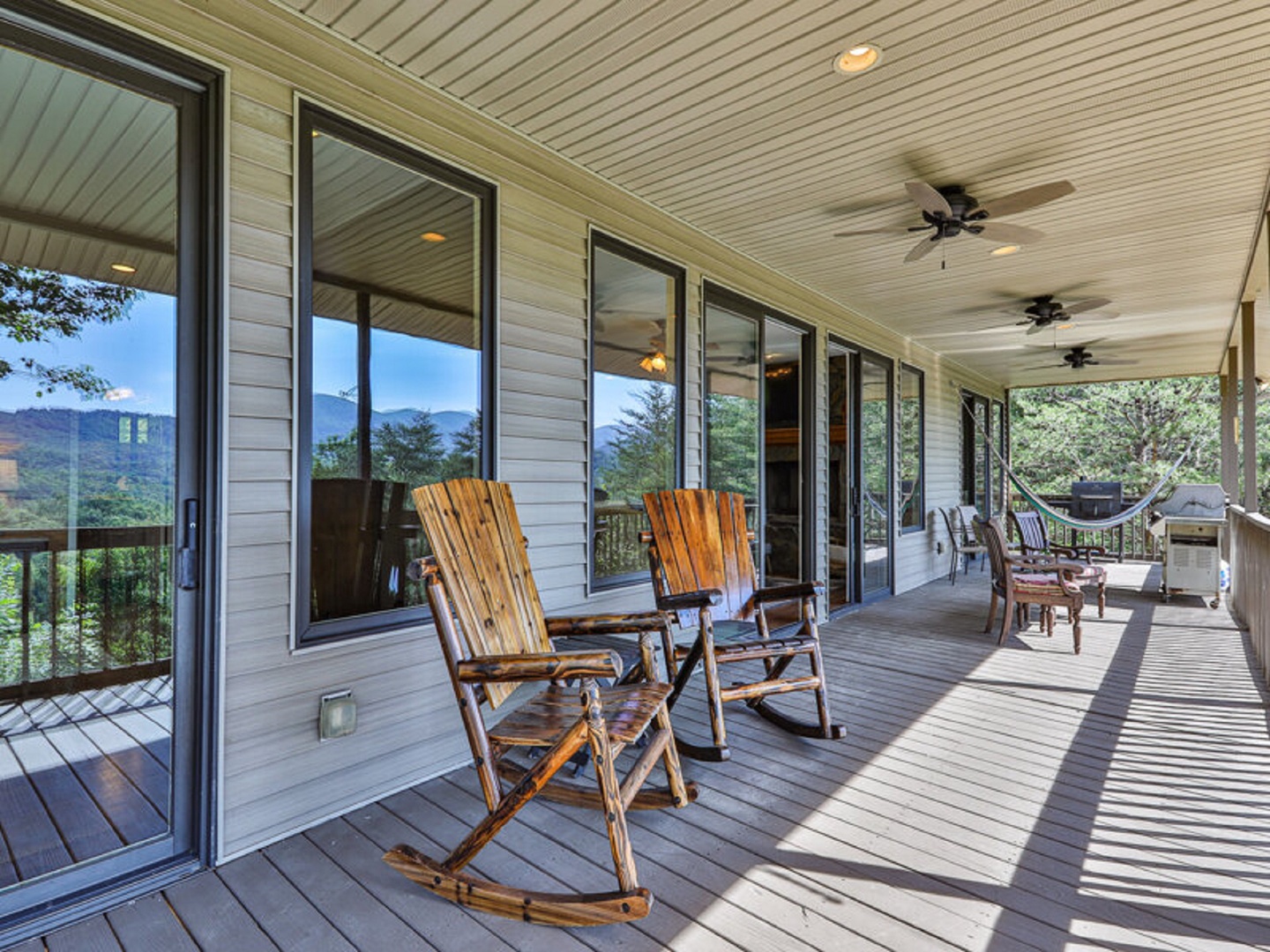 Spacious Covered Porch