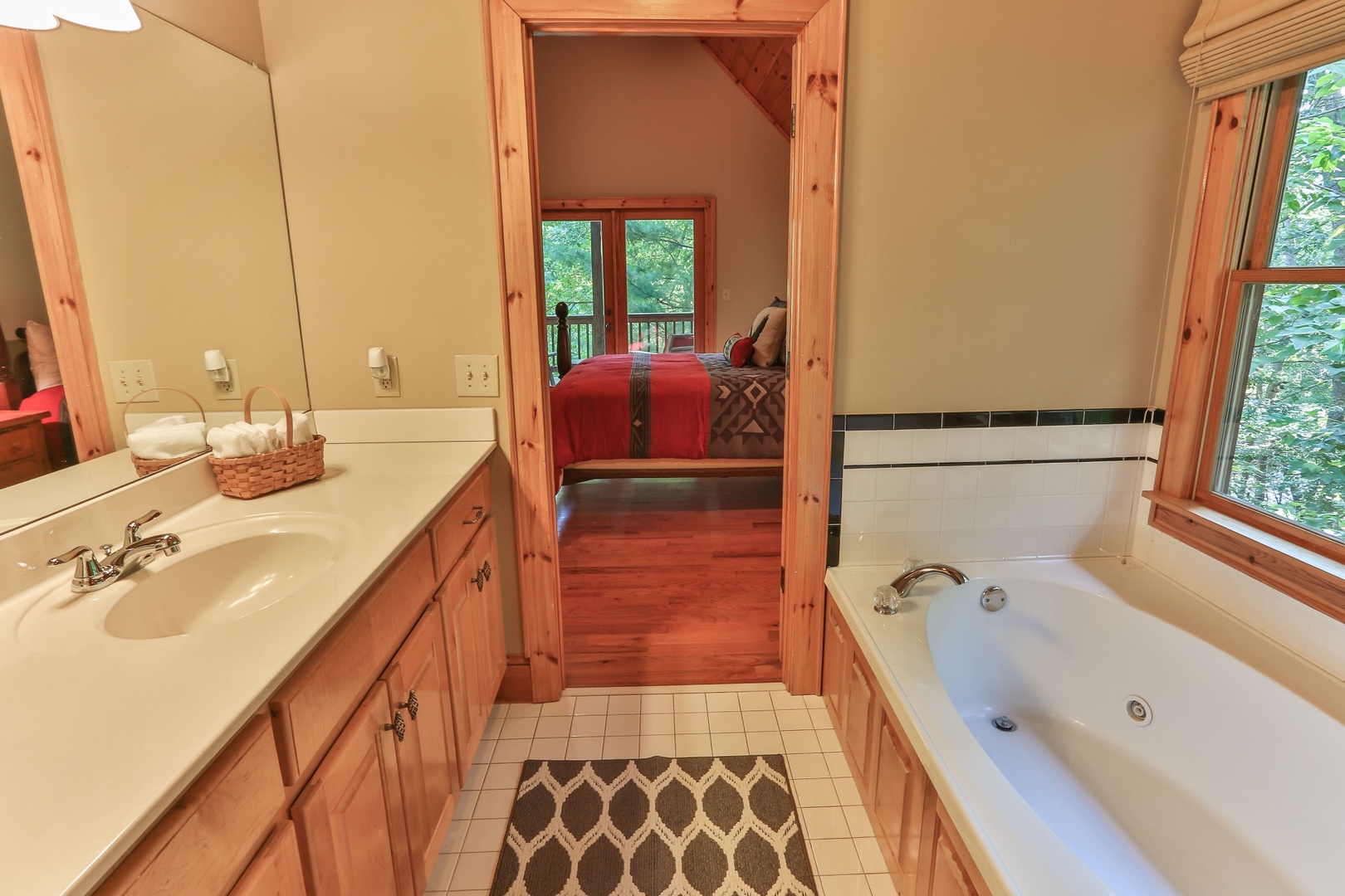 Master Bath - Upper Level