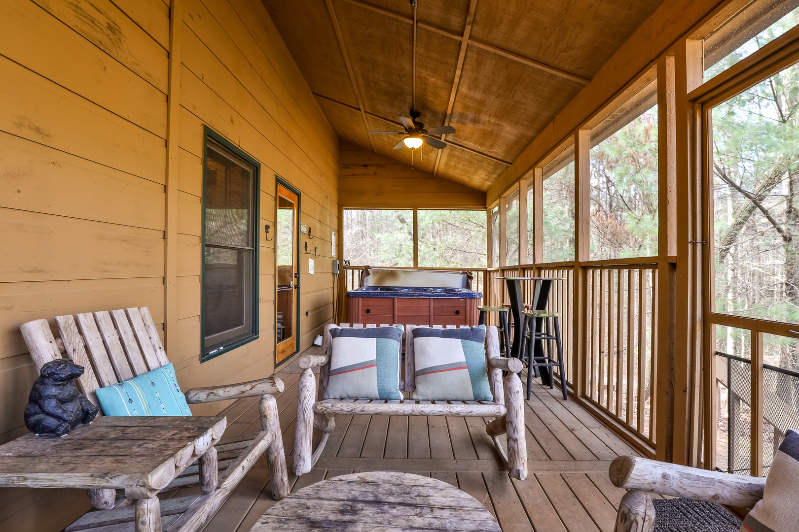 Screened in Back Porch