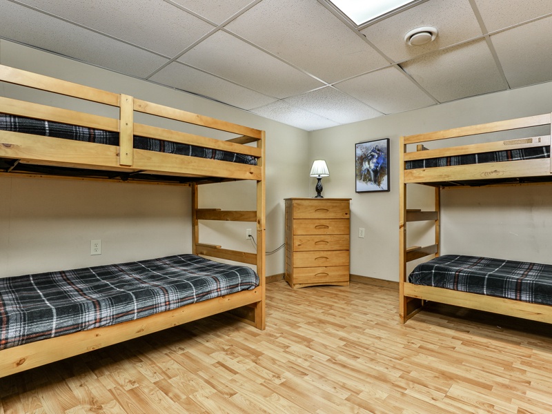 Terrace Level Bunk Room