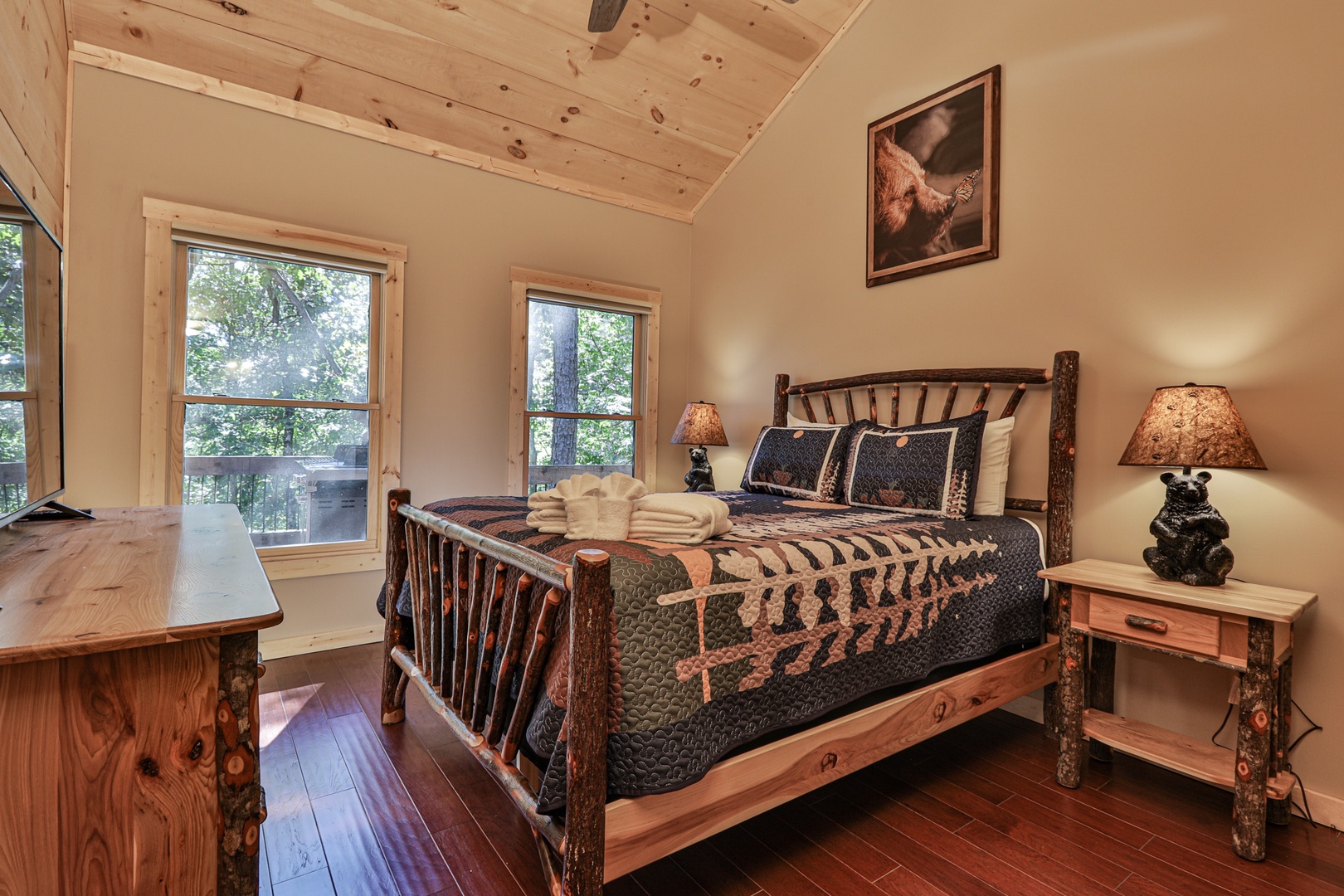Queen Bedroom