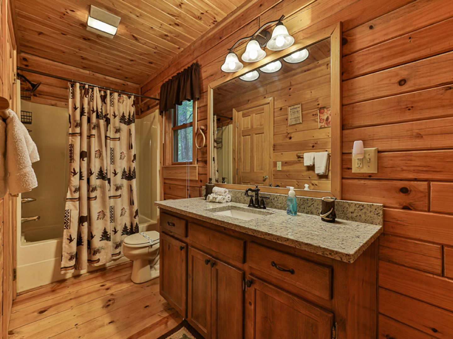 Full Master Bath - Main Level