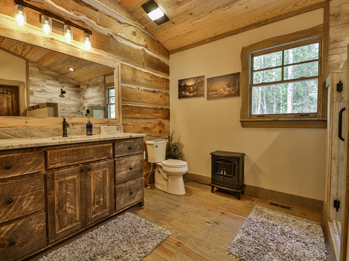 Full Master Bath - Upper Level