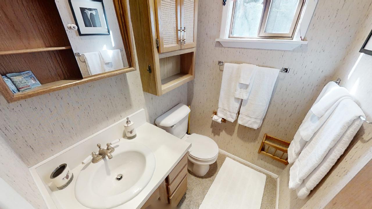 Apt Bathroom 1