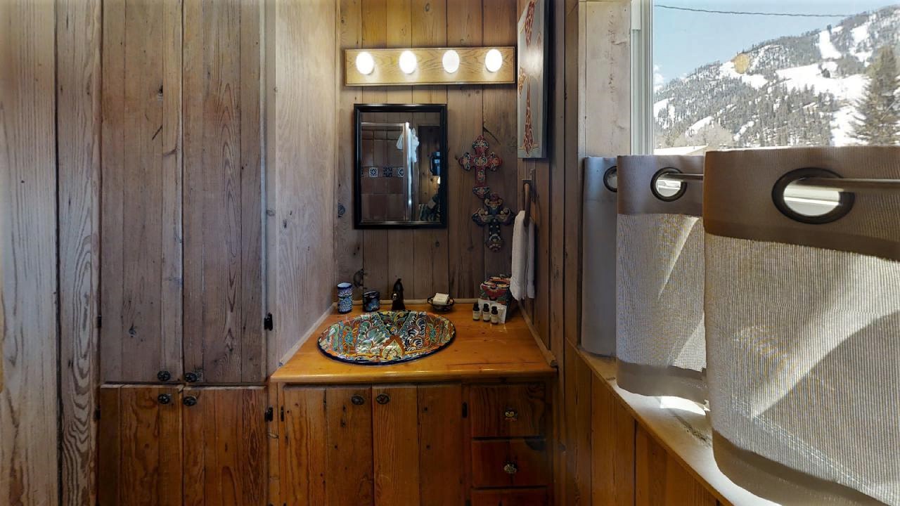Bathroom 2