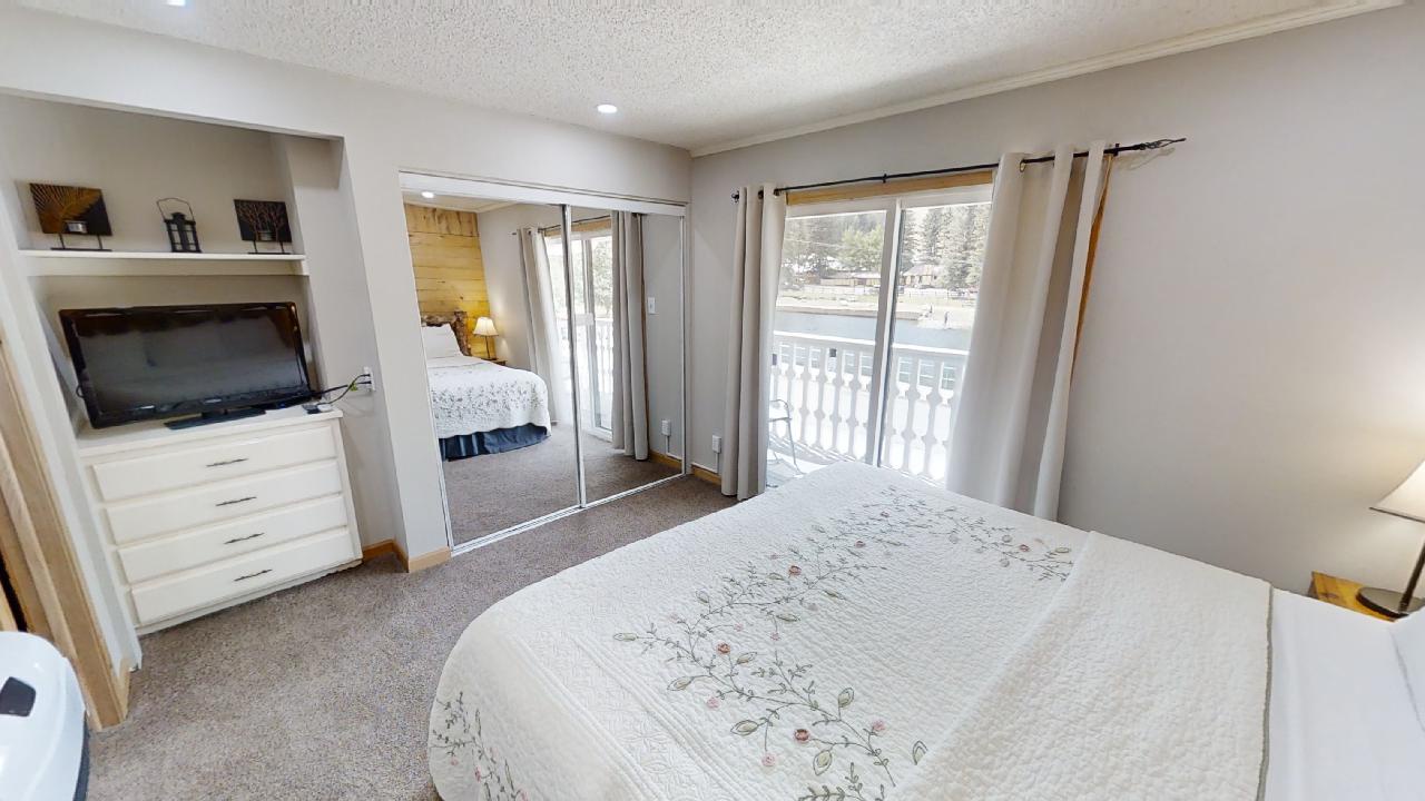 Claim-Jumper-Townhouse-1-09202023_105529
